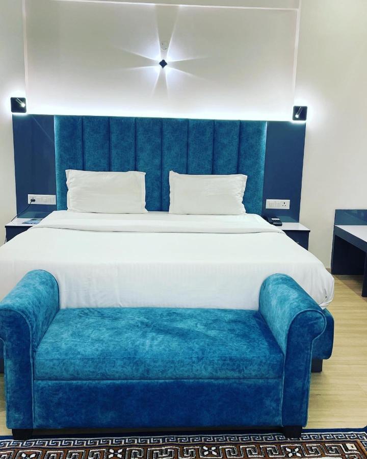 Neel Skye - Couple Friendly - Dlf My Pad, Gomtinagar , Lucknow公寓式酒店 外观 照片